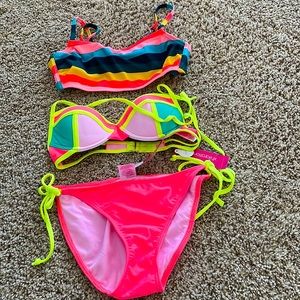 New! Xhilaration Bikini 2 Tops 1 Bottom Vivid Colors Small Tops Med Bottoms
